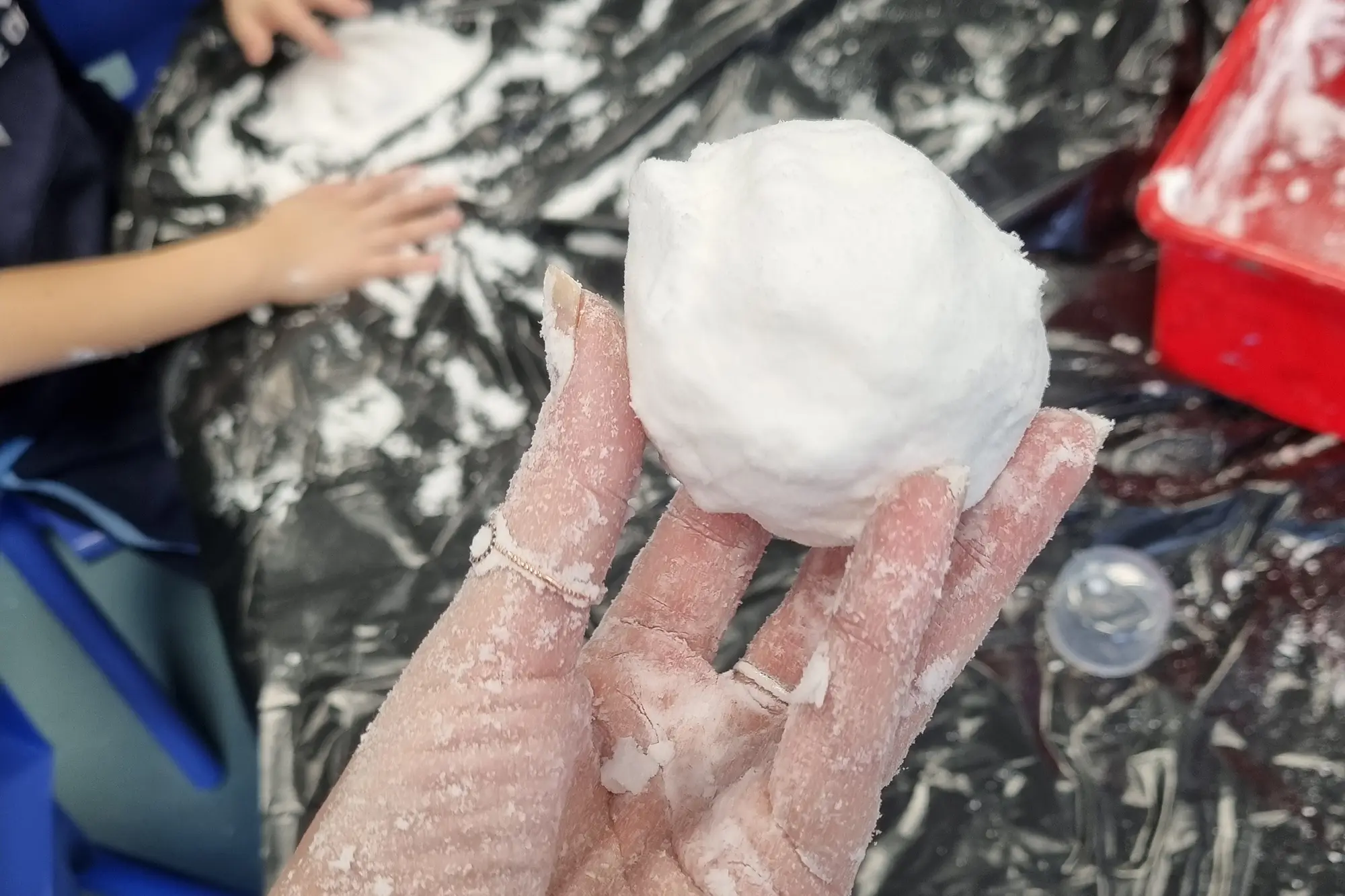 Montessori - It's snowing