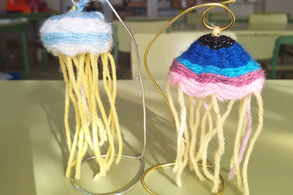 Montessori - Textiles in Art class